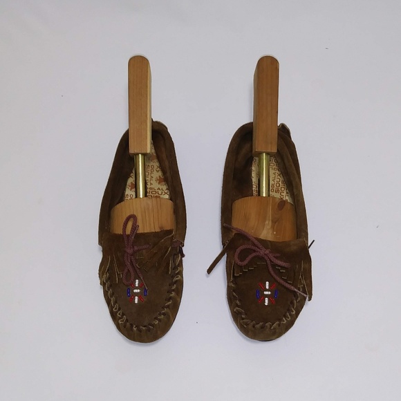 Vintage Oglala Sioux Soft Brown Moccasin (B2) - Picture 1 of 6